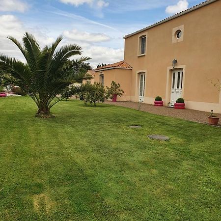 Bed and Breakfast Le Logis Du Marais Les Magnils-Reigniers Esterno foto