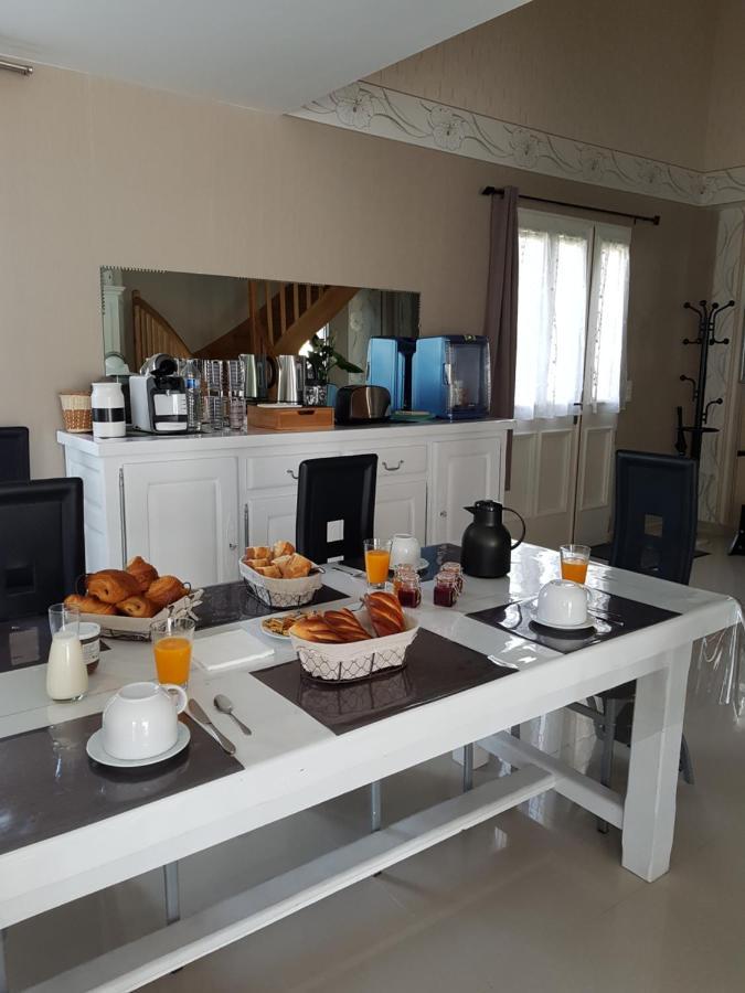 Bed and Breakfast Le Logis Du Marais Les Magnils-Reigniers Esterno foto