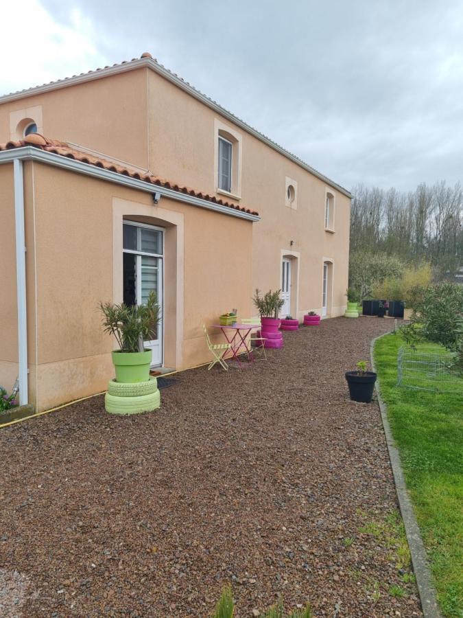 Bed and Breakfast Le Logis Du Marais Les Magnils-Reigniers Esterno foto
