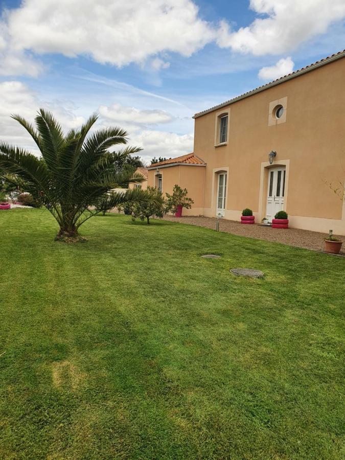 Bed and Breakfast Le Logis Du Marais Les Magnils-Reigniers Esterno foto